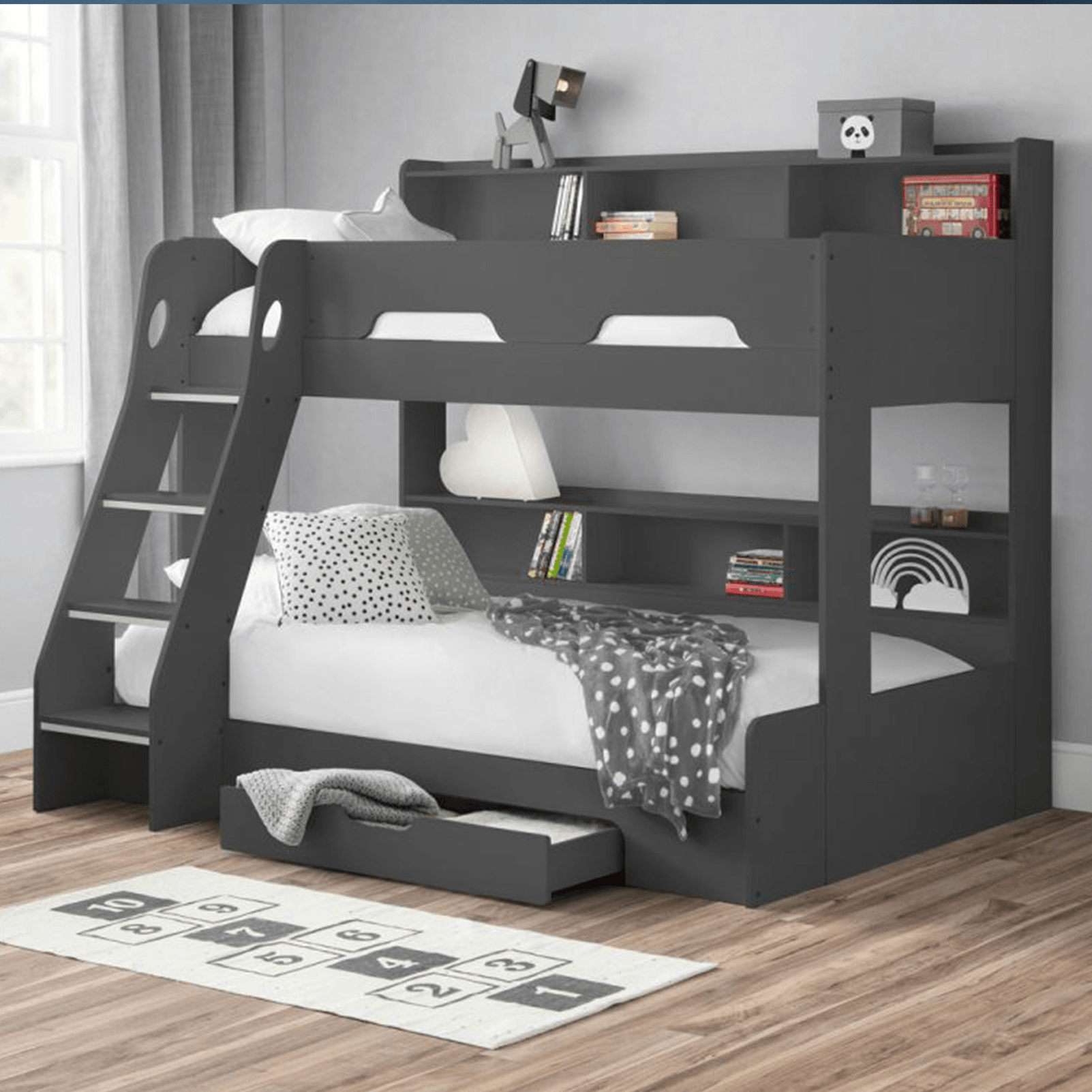 Orion Triple Sleeper Black