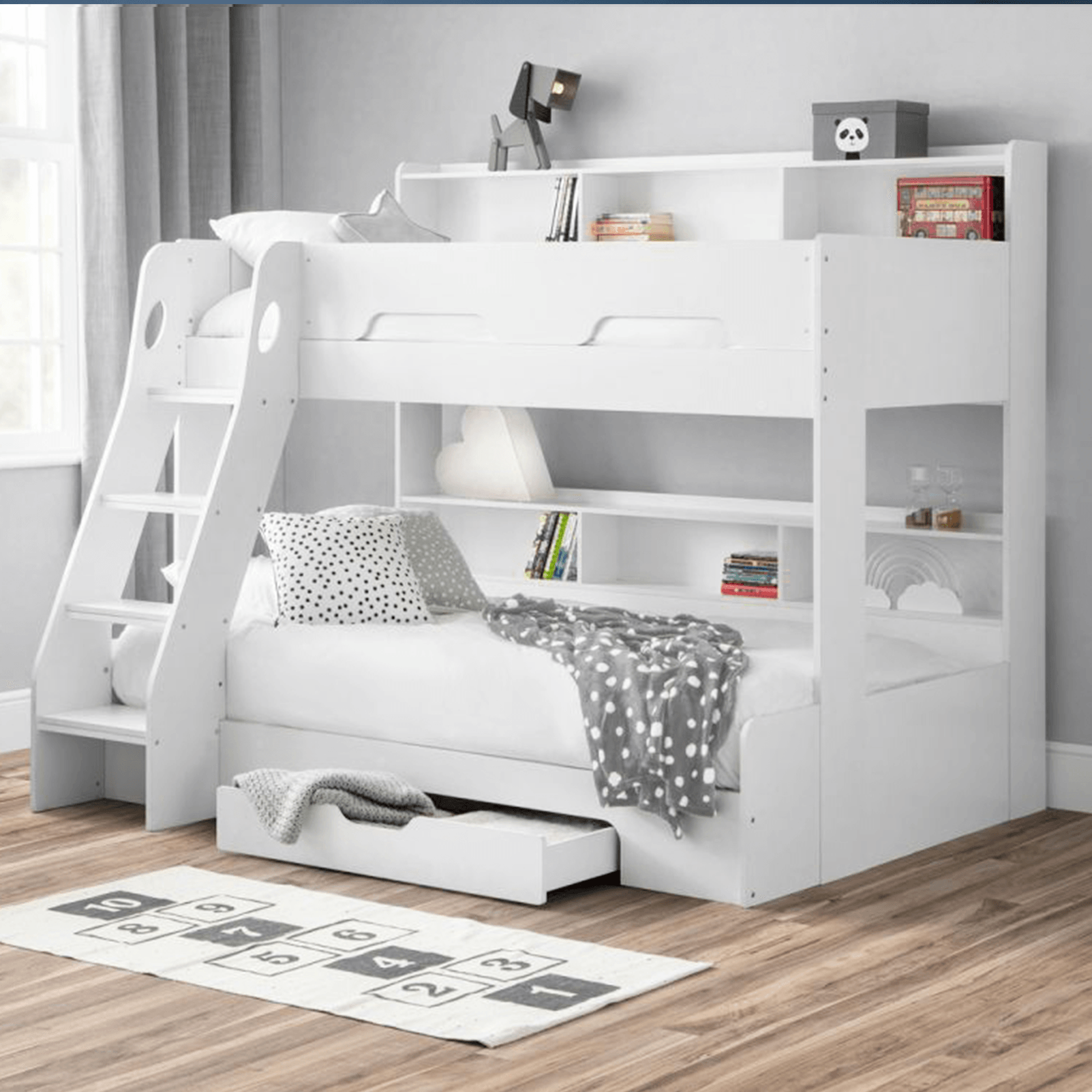 Orion Triple Sleeper 1