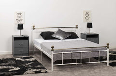 MARLBOROUGH 4'6" BED - WHITE/ANTIQUE BRASS