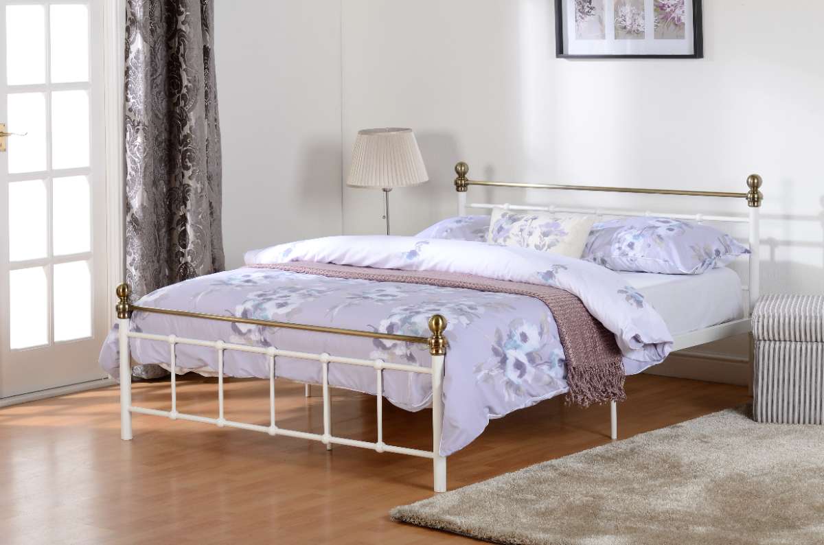MARLBOROUGH 4'6" BED - WHITE/ANTIQUE BRASS